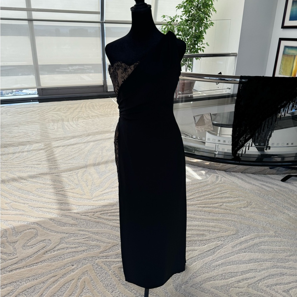 Vintage Bill Blass Black and Cream lace Peek-a-boo Gown - Picture 3 of 12